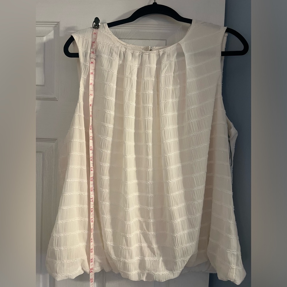 Liz creme silk tank top NWT